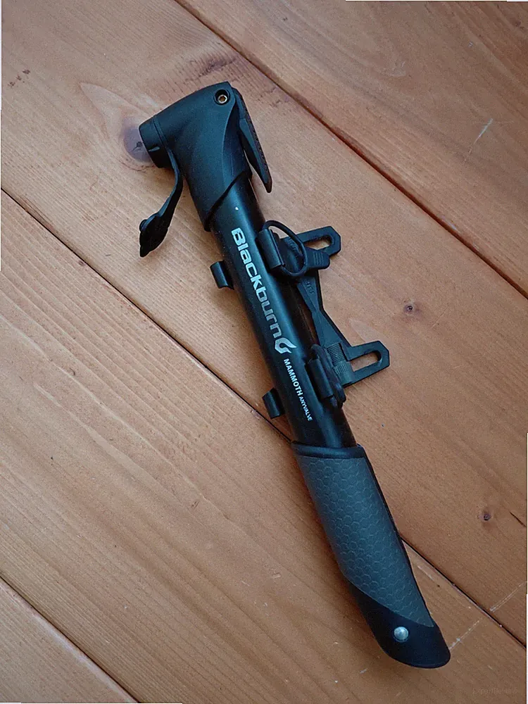 Bicycle Pump Blackburn Mammoth Anyvalve Mt. Bike, Road Bike, Fat Tire, E Bike